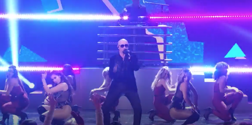 You Haven't Seen Pitbull Knows How To Rock The House Like This Before