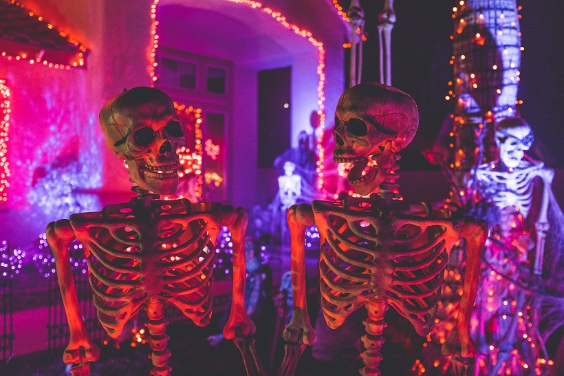 How to Throw a Spooktacular Halloween Party